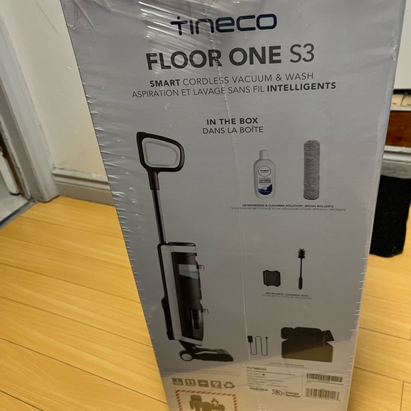Brand new in box Tineco vacuum mop - Picture 3 of 3